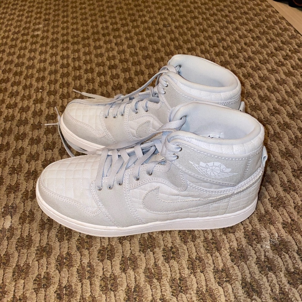 Jordan 1 Retro AJKO Pure Platinum - Picture 2 of 7